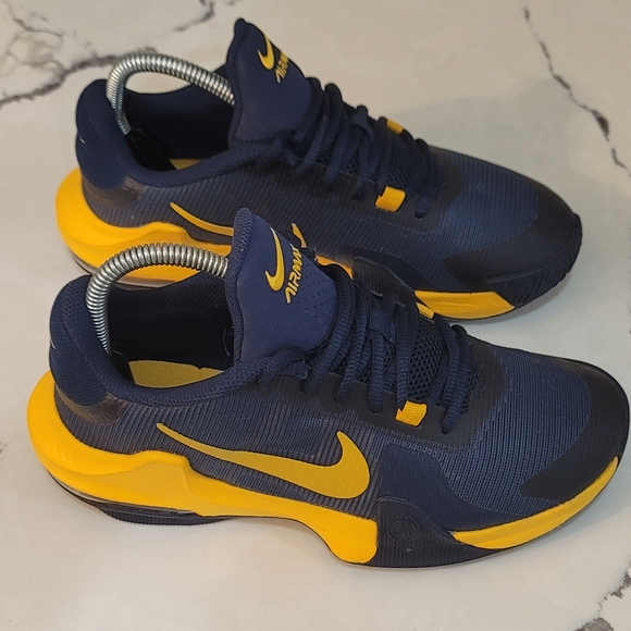 Nike Air Max Impact 4 Wmns 7 Youth 5.5 Gently Used Fast Shipper - Picture 6 of 10